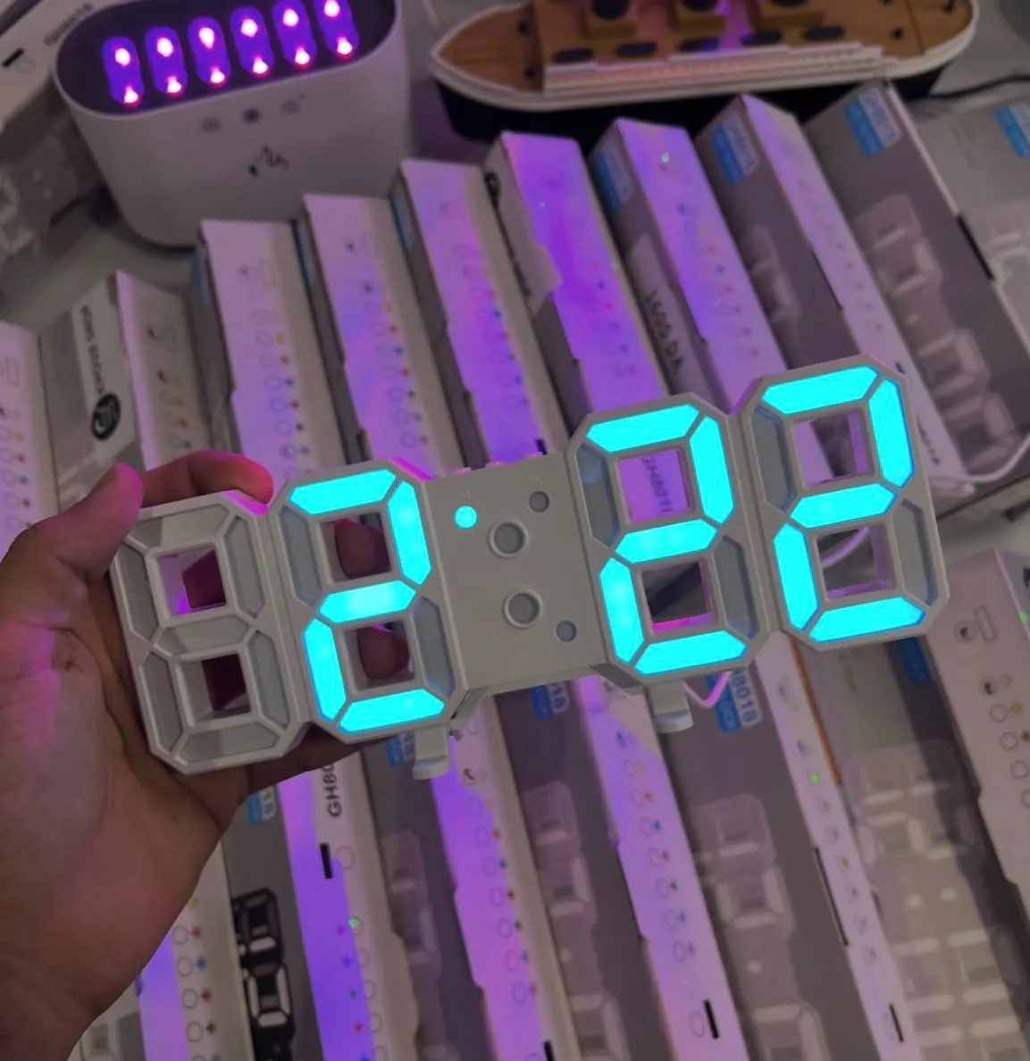 ساعة 3D LED الرقمية ساعة 3D LED الرقمية